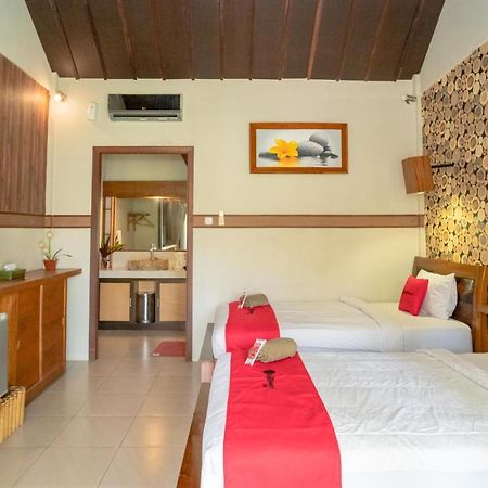 Reddoorz Plus @ Raya Senggigi Lombok Exterior foto