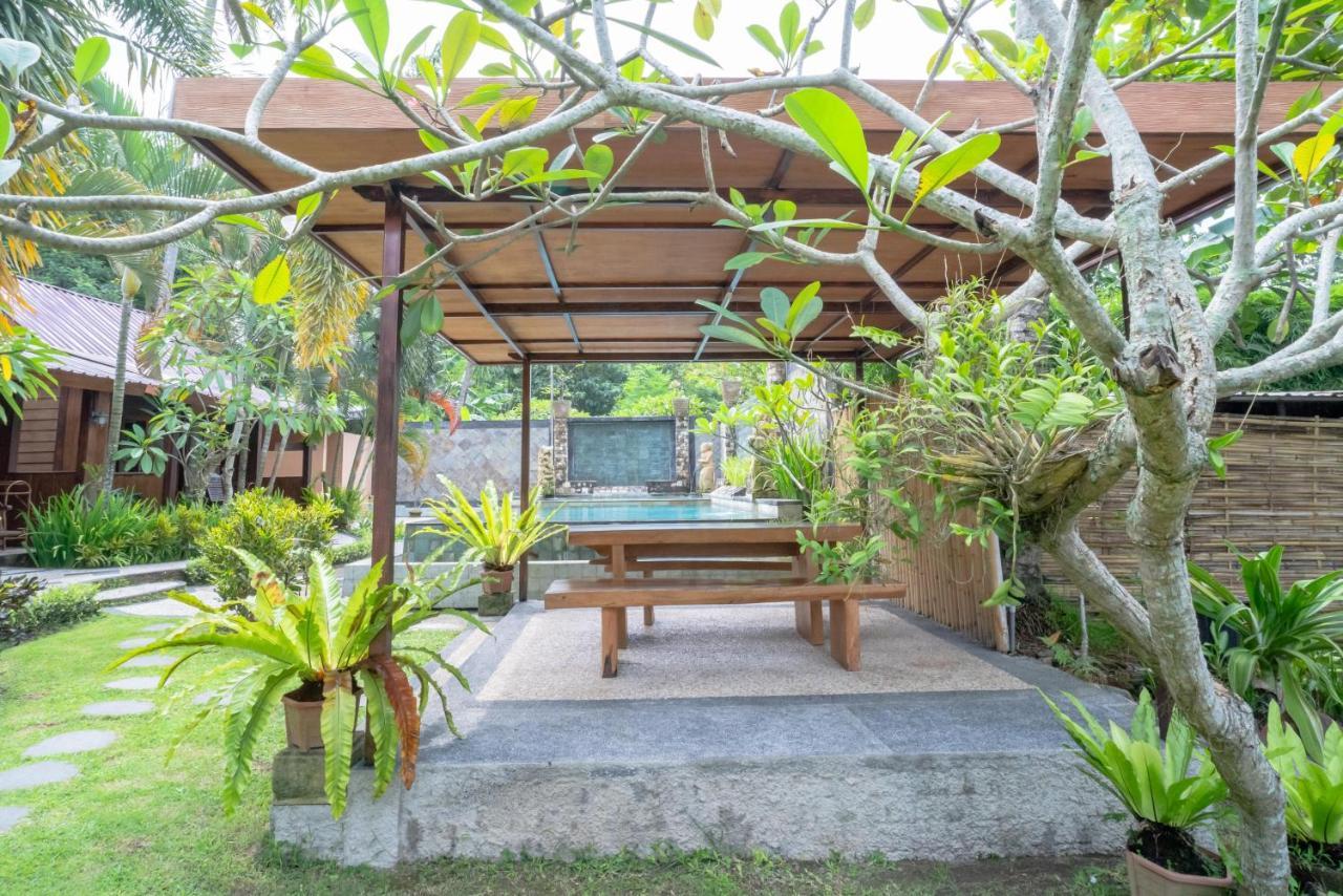 Reddoorz Plus @ Raya Senggigi Lombok Exterior foto