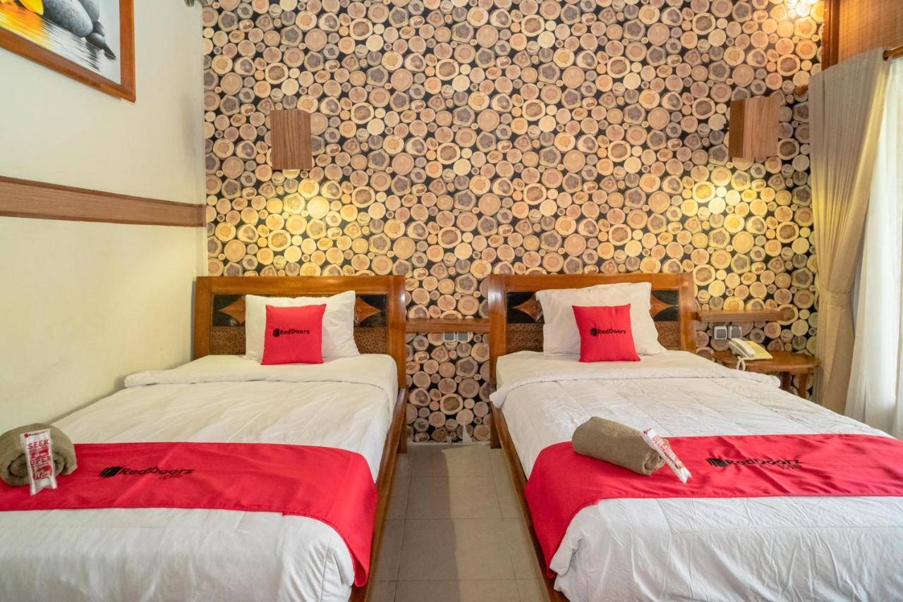 Reddoorz Plus @ Raya Senggigi Lombok Exterior foto