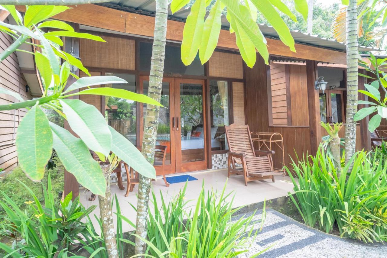 Reddoorz Plus @ Raya Senggigi Lombok Exterior foto