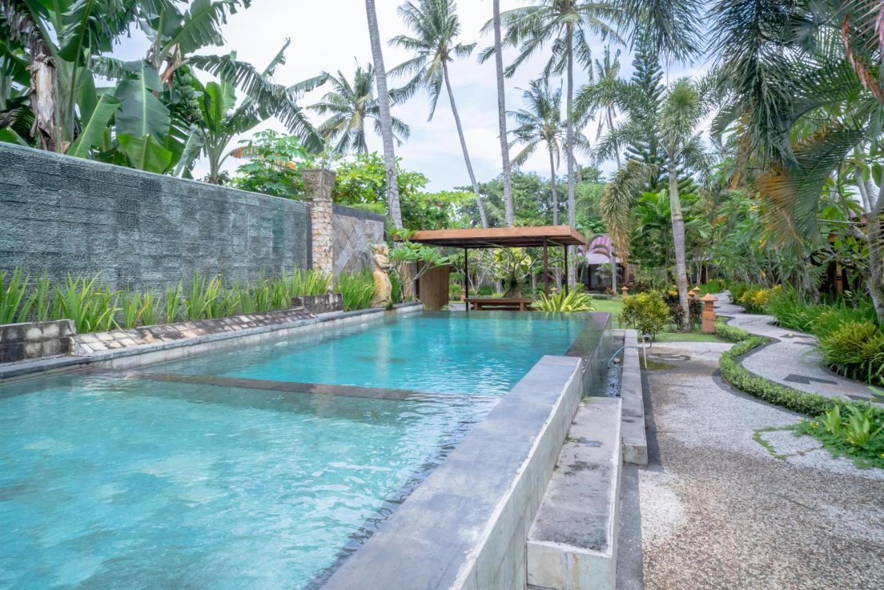 Reddoorz Plus @ Raya Senggigi Lombok Exterior foto
