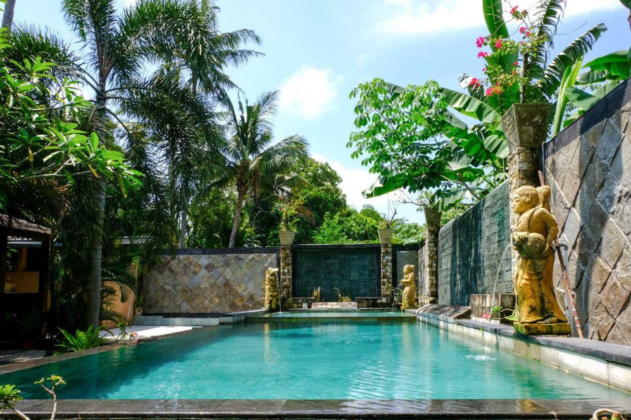 Reddoorz Plus @ Raya Senggigi Lombok Exterior foto