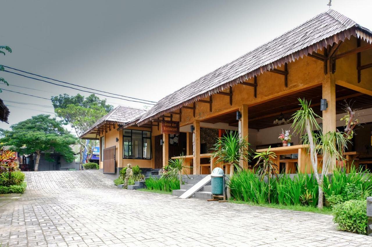 Reddoorz Plus @ Raya Senggigi Lombok Exterior foto