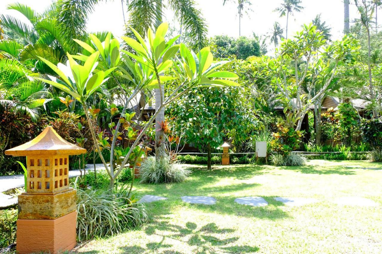 Reddoorz Plus @ Raya Senggigi Lombok Exterior foto